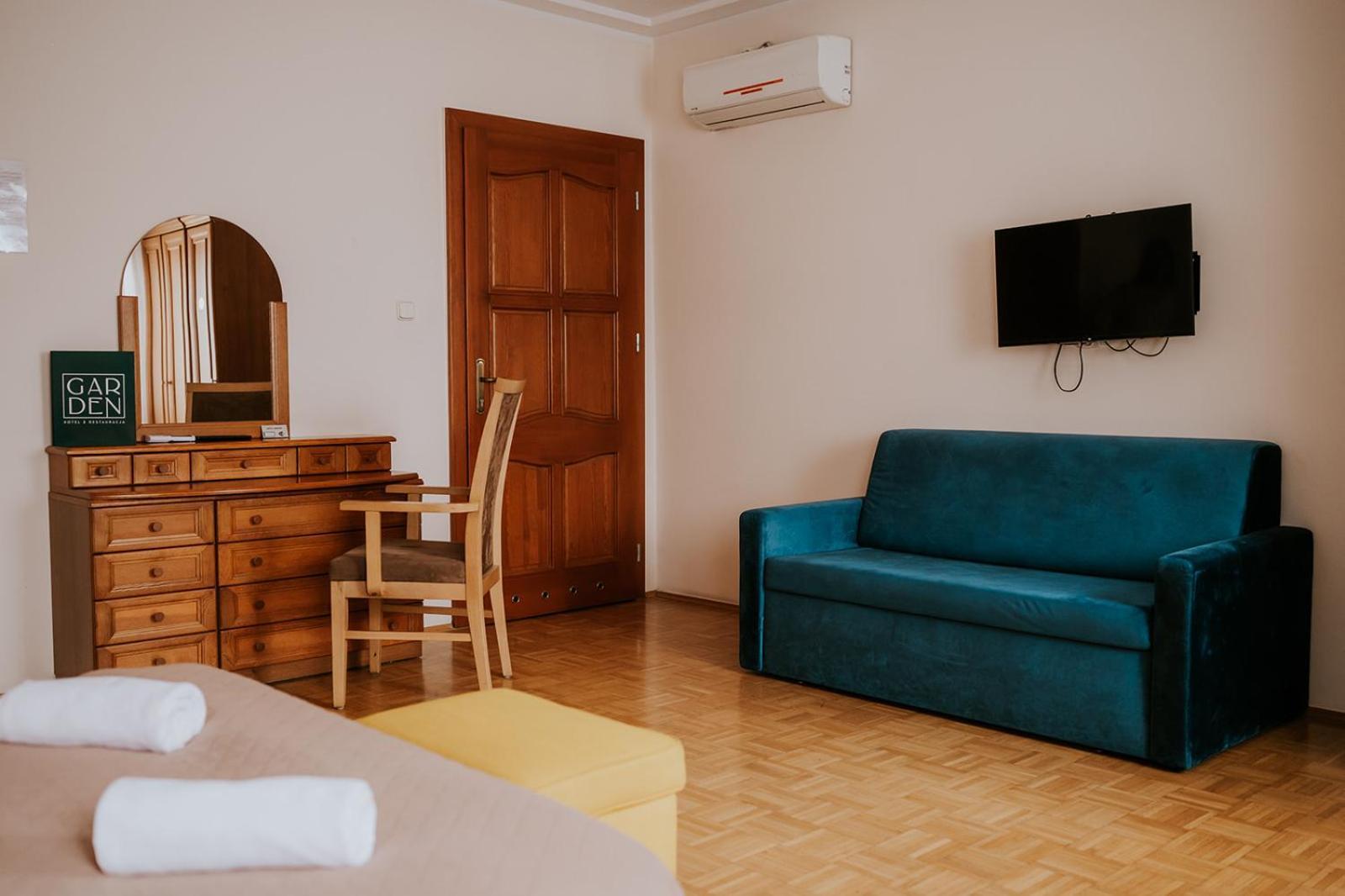 Hotel Garden Oleśnica Eksteriør bilde