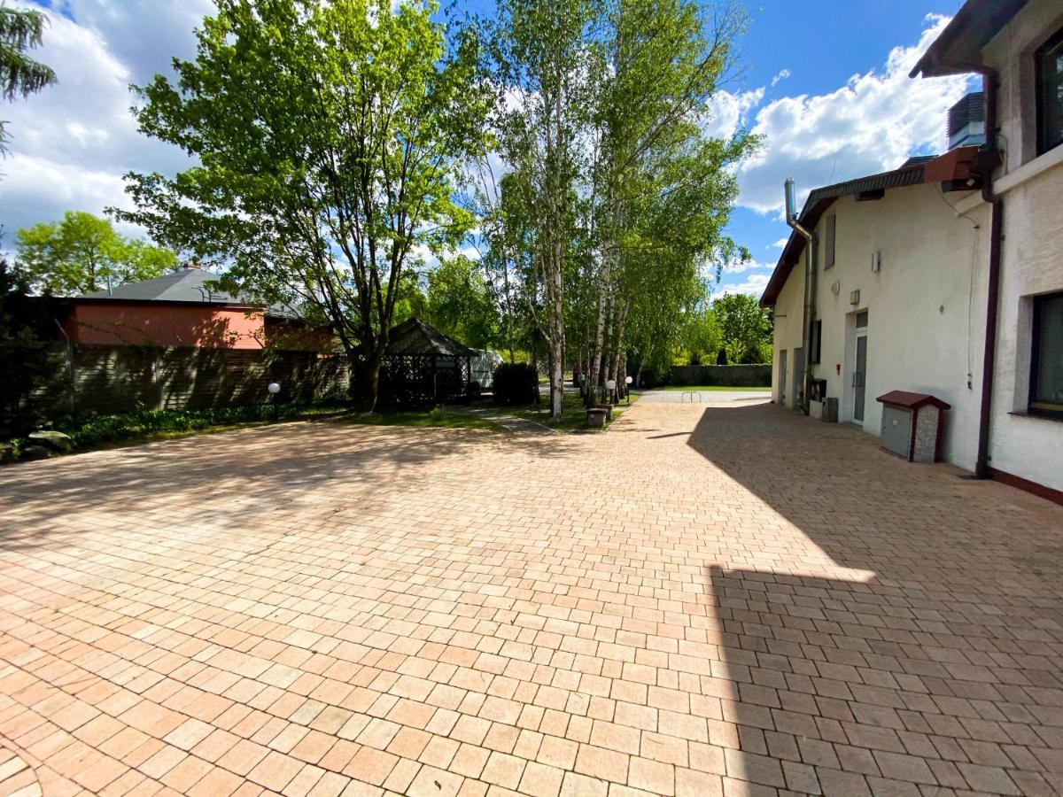 Hotel Garden Oleśnica Eksteriør bilde